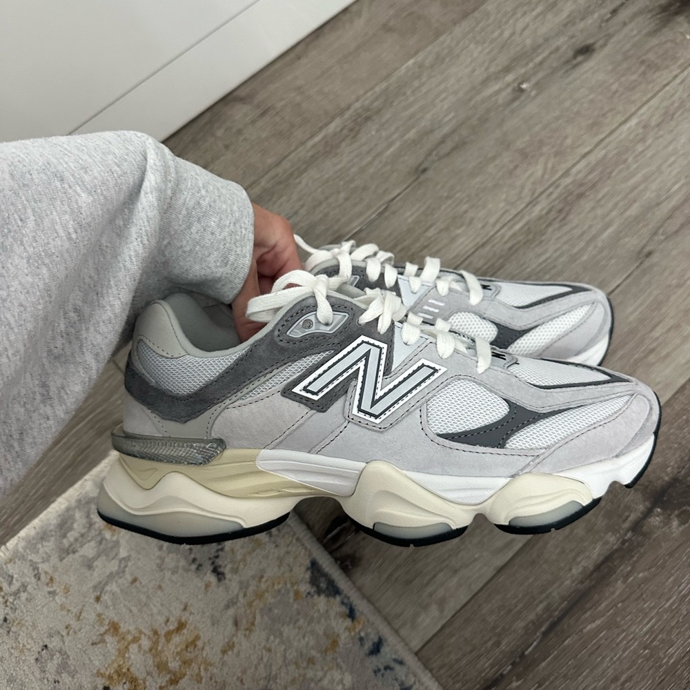 9060 in Rain Cloud, Castlerock, & White